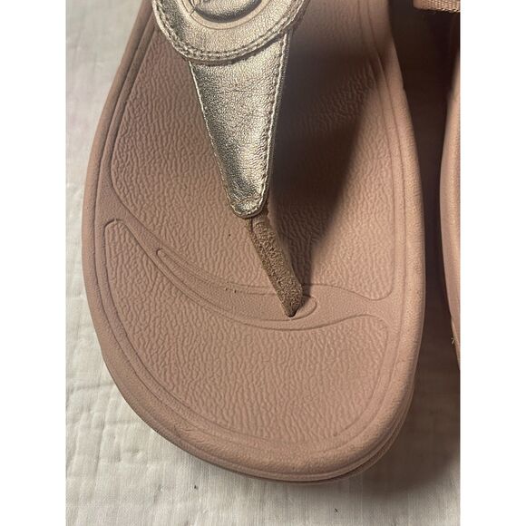 FitFlop Women’s Sandals – Metallic Bronze Flip Flop Sandals – Size US 7 / EU 38 - Picture 7 of 12